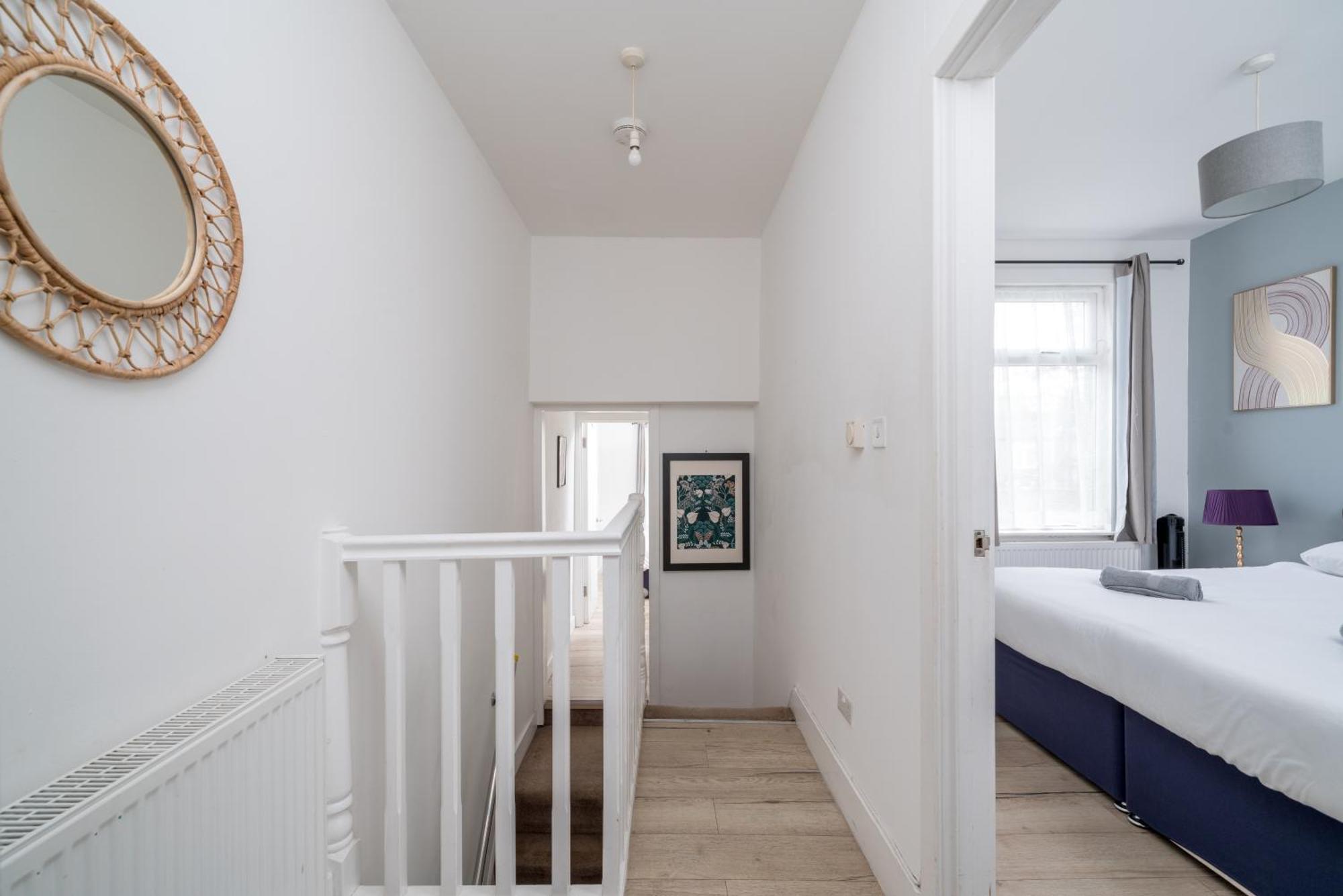 Modern 2 Bed East London Home By Rebby Properties Sleeps 5 Near Canning Town Station المظهر الخارجي الصورة