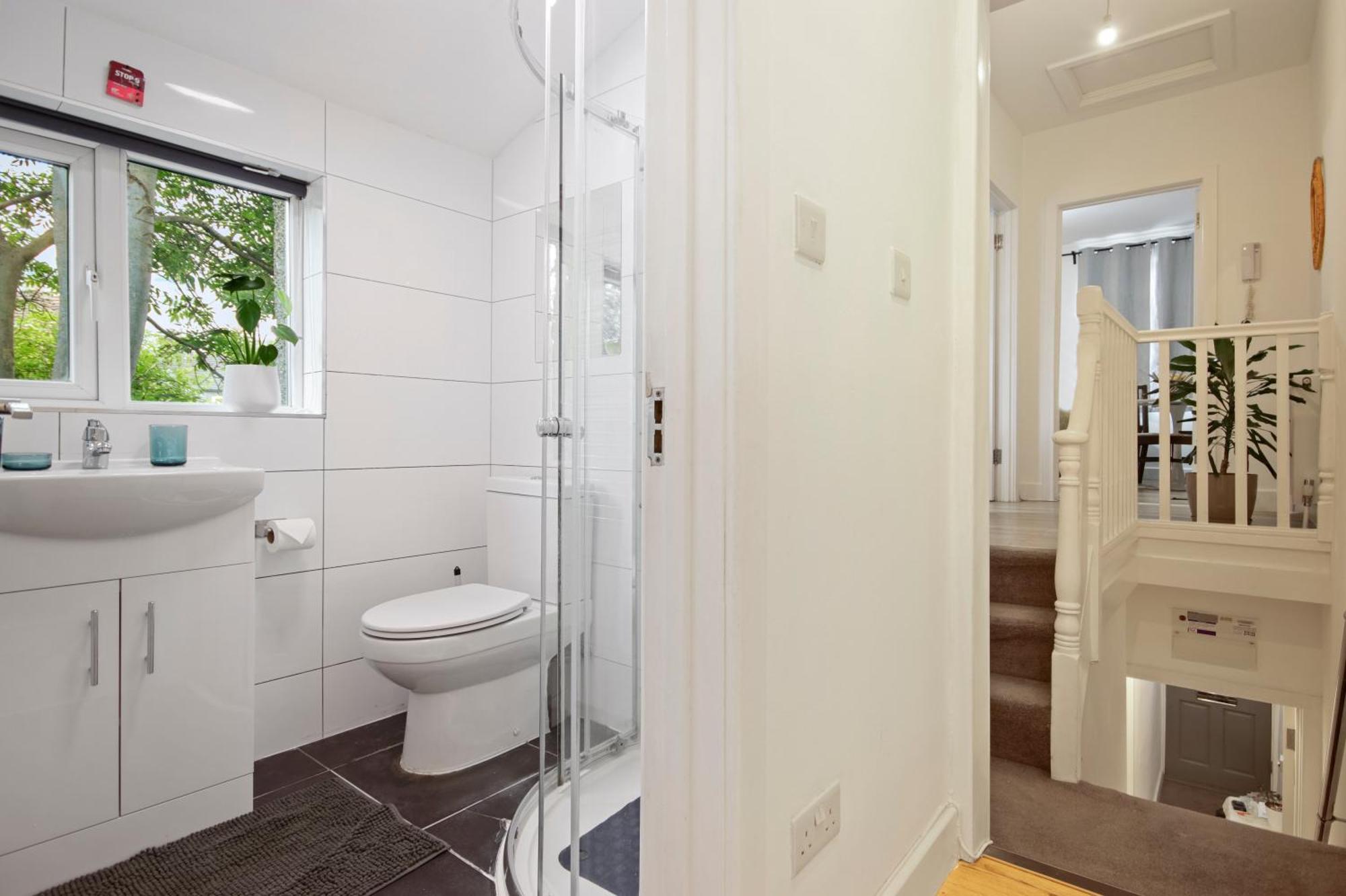 Modern 2 Bed East London Home By Rebby Properties Sleeps 5 Near Canning Town Station المظهر الخارجي الصورة